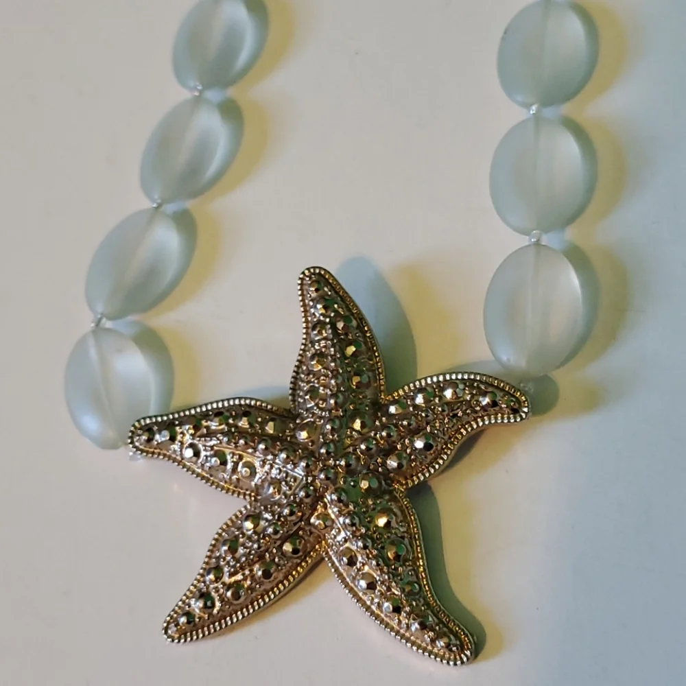 Fashion Nautical starfish and glass like stone necklace